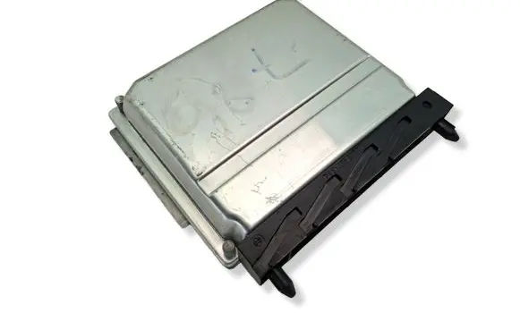 Volvo XC90 Engine control unit/module 0261207666 08675155A