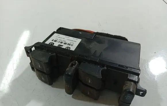 Volkswagen PASSAT B5 Electric window control switch 3B4959793