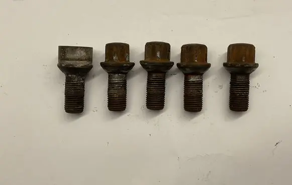 Mercedes-Benz E W212 Nuts/bolts 