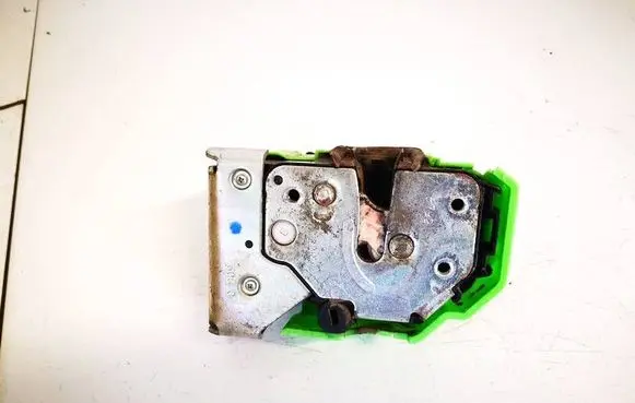 Alfa Romeo Mito Front door lock