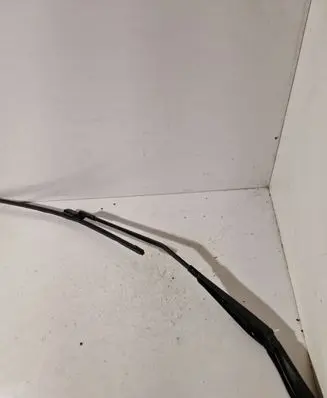 Volvo XC60 Front wiper blade arm 30753526