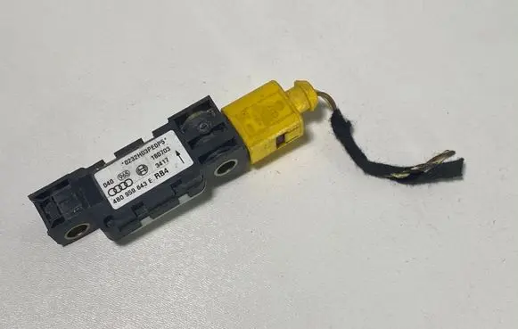 Audi A3 S3 8P Airbag deployment crash/impact sensor 4B0959643E