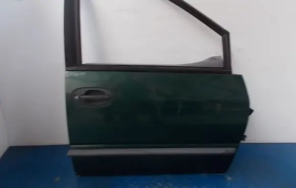 Chrysler Grand Voyager III Front door