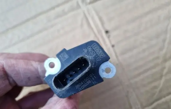 BMW 5 E60 E61 Mass air flow meter 7804150