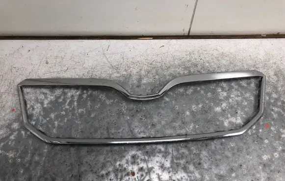 Skoda Yeti (5L) Front bumper upper radiator grill 5L0853761-BILI 5L0853761