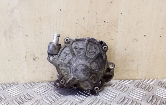 Volkswagen Tiguan Vacuum pump 03L145100