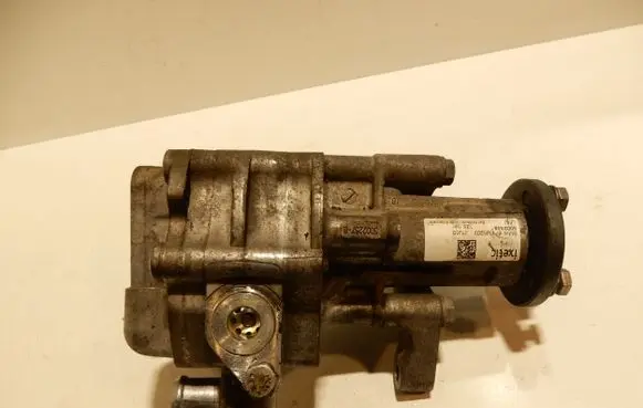 BMW X5 E70 Power steering pump 6796462 60250