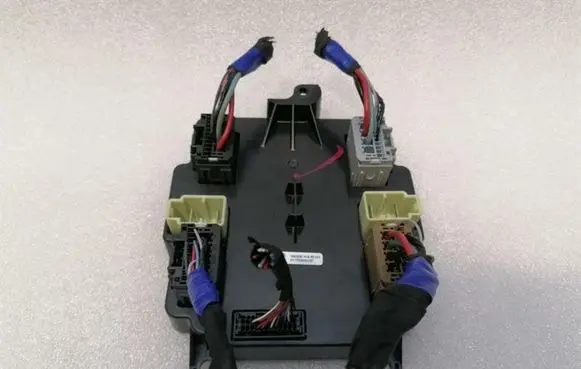 Tesla Model X Door control unit/module 106205610B