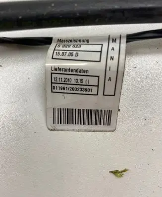 BMW 3 E90 E91 Windshield washer spray nozzle 6928623 121120101