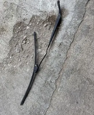 Volvo V70 Front wiper blade arm SP8624266 8624243
