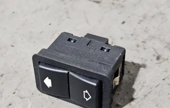 BMW 7 E38 Electric window control switch 8368974