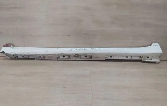 Toyota Avensis T270 Sill 75852-05050