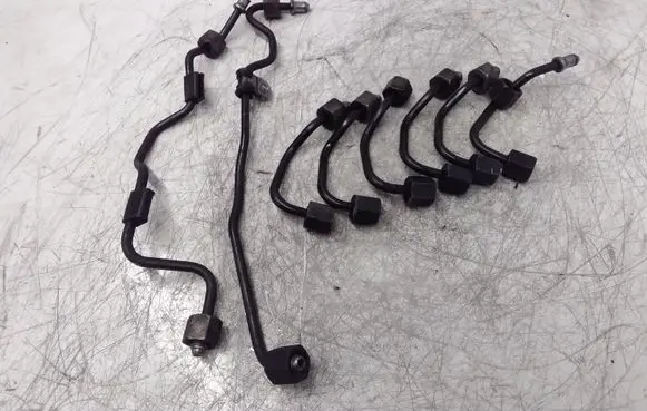 Mercedes-Benz R W251 Fuel injector supply line/pipe 
