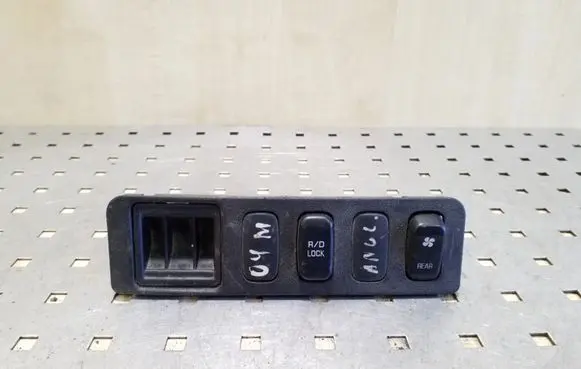 Mitsubishi Pajero Other switches/knobs/shifts