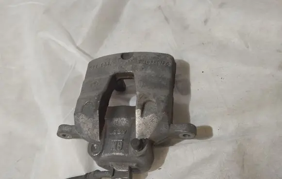 Chevrolet Cruze II Front brake caliper 84028160 137468836