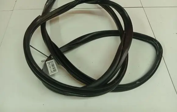 KIA Sportage Rubber seal rear door
