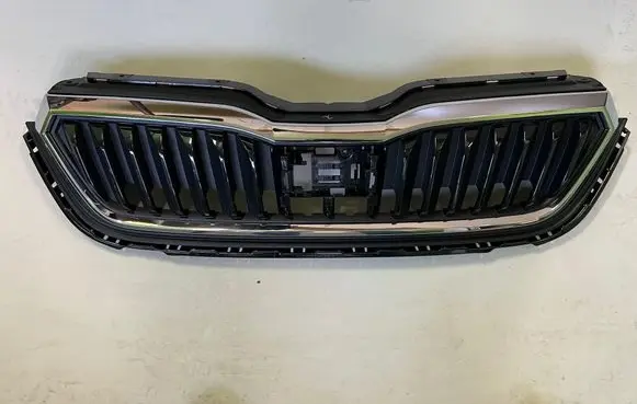 Skoda Scala Front bumper upper radiator grill 657853653A