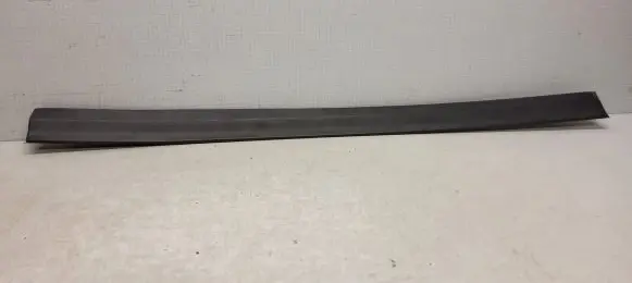 Volkswagen PASSAT B4 Front door trim (molding) 3A0853515