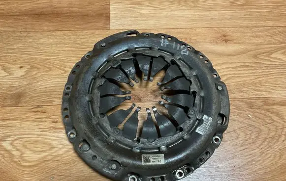Renault Megane III Pressure plate 302058286R TD3032 0341