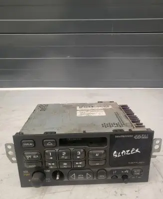 Chevrolet Blazer Radio/CD/DVD/GPS head unit