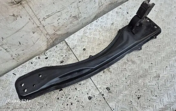 Toyota RAV 4 (XA20) Front subframe