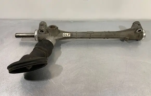 Toyota Prius (XW30) Steering rack 38051340