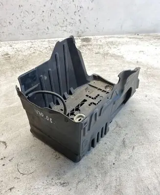 Battery box tray