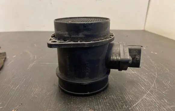 Volvo XC70 Mass air flow meter 0280218088 8670115
