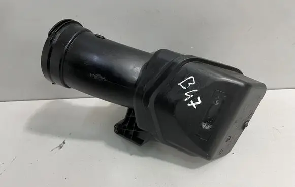 BMW 5 G30 G31 Air intake hose/pipe 8573422