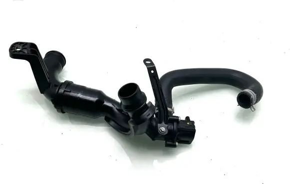Ford Focus Intercooler pipe mounting bracket LX619P437CA CJ5G9U465BA