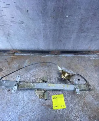Hyundai H-100 Front door manual window regulator 
