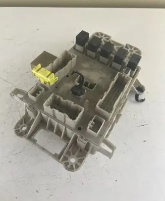 Toyota RAV 4 (XA20) Fuse module