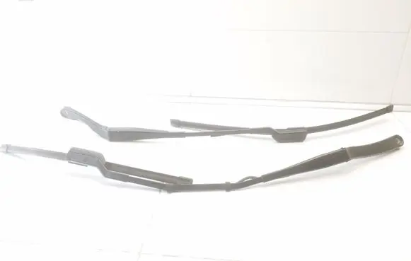 Tesla Model 3 Front wiper blade arm 107672900B 107672800C