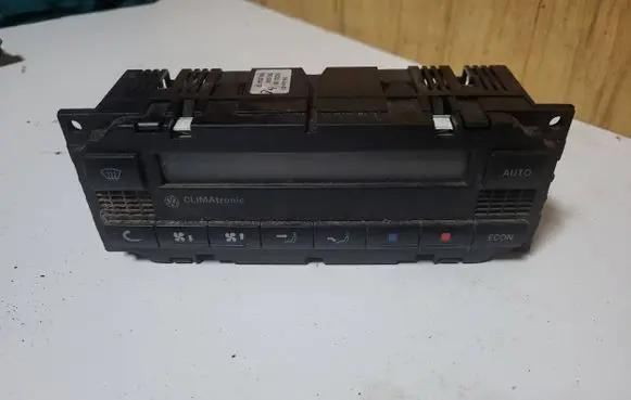 Volkswagen PASSAT B5.5 Climate control unit 3B1907044H 2400022303
