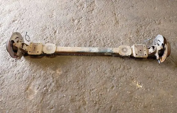 Renault Master III Rear axle beam 555016916R