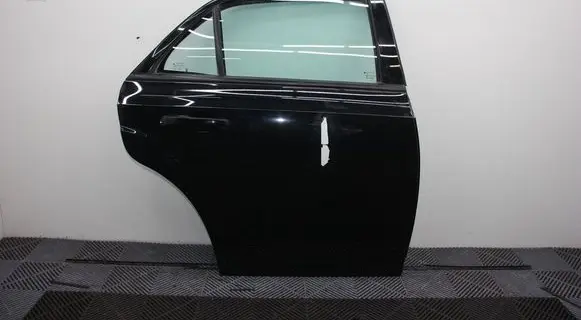 Chrysler 300C Rear door 000000