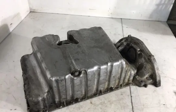 Mercedes-Benz Vito Viano W638 Oil sump R6110140202