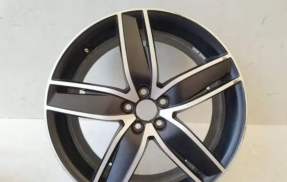 Audi A1 R18 alloy rim 8XA601025F