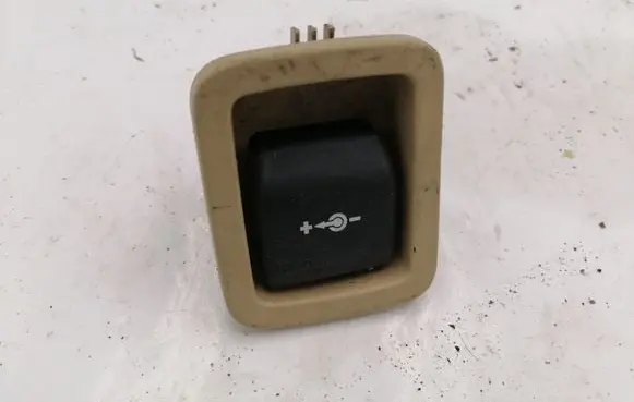 BMW 5 E60 E61 Cigarette lighter 51477050364 7050364