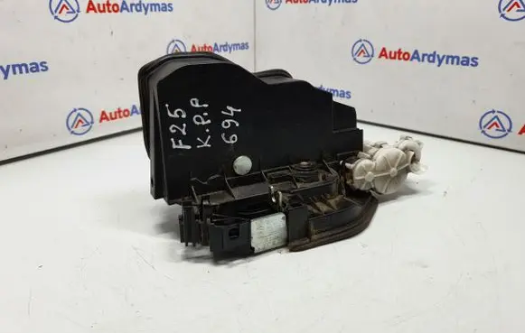 BMW X3 F25 Front door lock 7318419 51217318419 51217202143