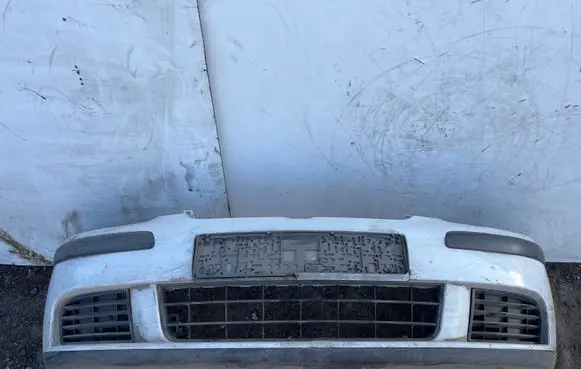 Volkswagen Golf V Front bumper