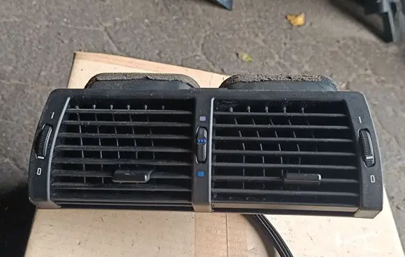 Dash center air vent grill