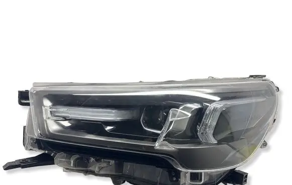 Toyota Hilux VIII Headlight/headlamp 81150YP431 1EJ923368030