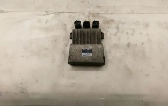 Toyota Corolla Verso AR10 Fuel injection control unit/module 1310001371 8987120070