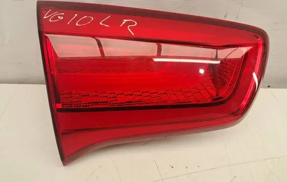 KIA Sportage Tailgate rear/tail lights 924053W