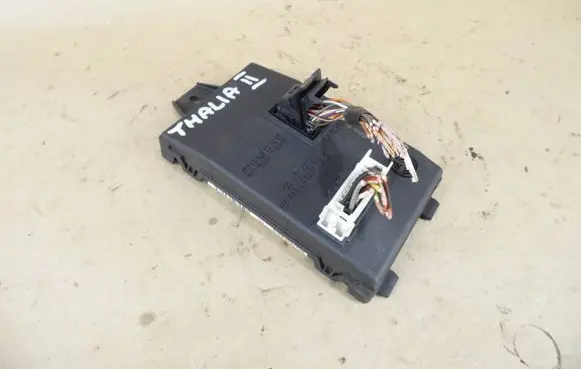 Renault Clio II Comfort/convenience module 8200103749B RTB1300220 U11852305