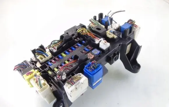 Suzuki Grand Vitara II Fuse module