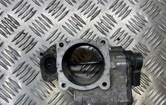 Audi A4 S4 B6 8E 8H EGR valve 06D131503E