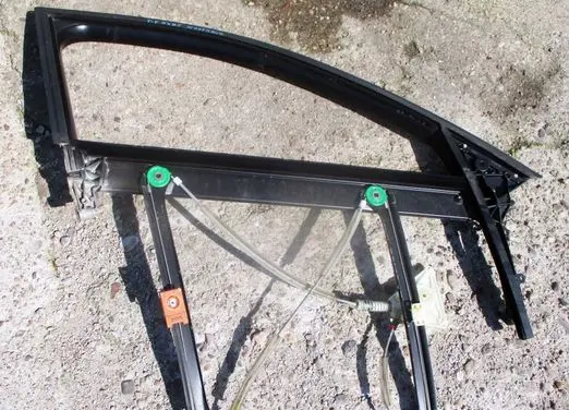 Audi A3 S3 A3 Sportback 8P Front door window/glass frame 