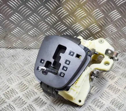 KIA Carens I Gear shifter/selector A93W